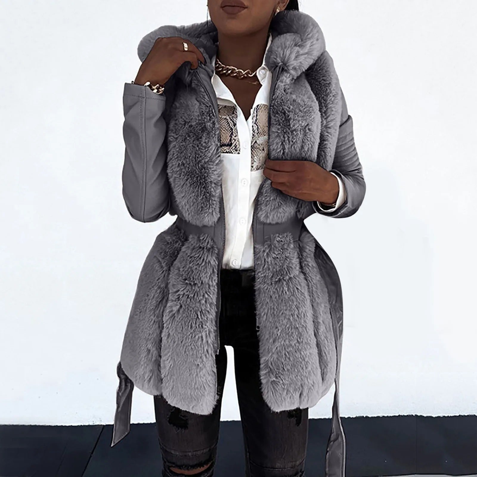 GR | Stylish vegan leather jacket with faux fur collar for women