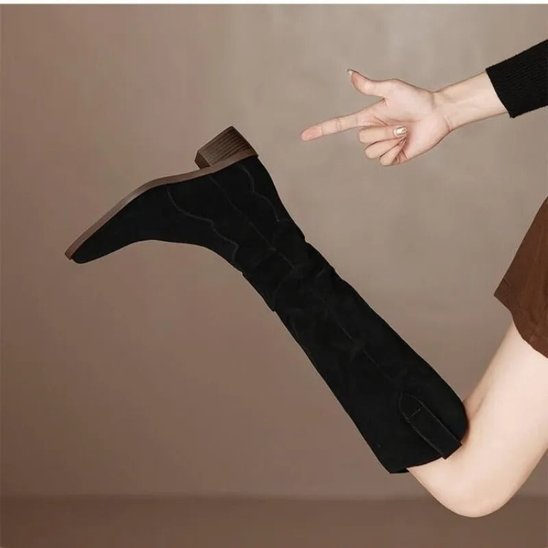GR - Vintage suede boots with ruffles