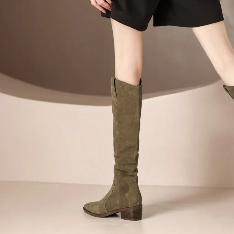 GR - Vintage suede boots with ruffles