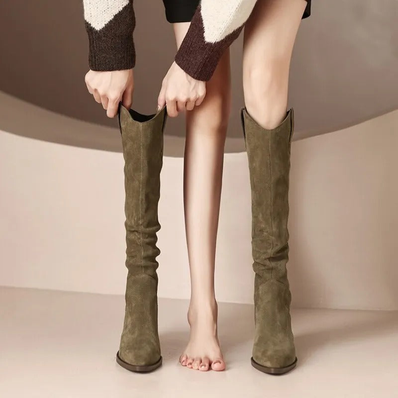 GR - Vintage suede boots with ruffles