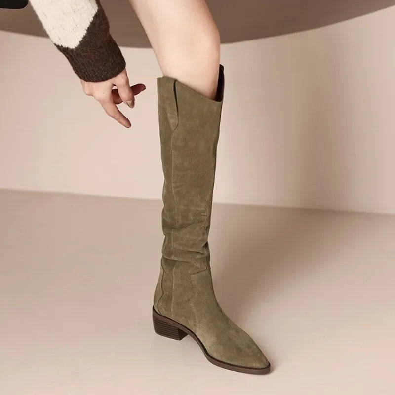 GR - Vintage suede boots with ruffles
