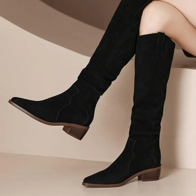 GR - Vintage suede boots with ruffles