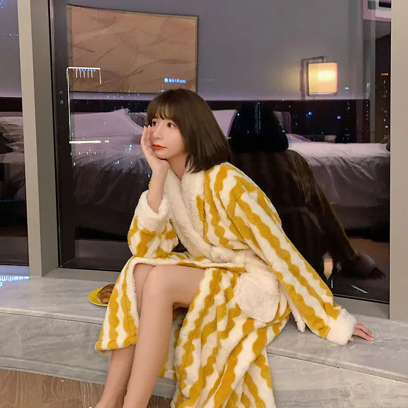 GR | Soft and warm bathrobe with beautiful patterns for women
