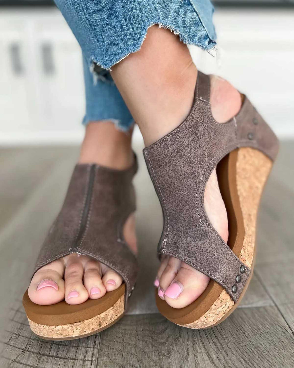 GR | Sandals with a medium heel