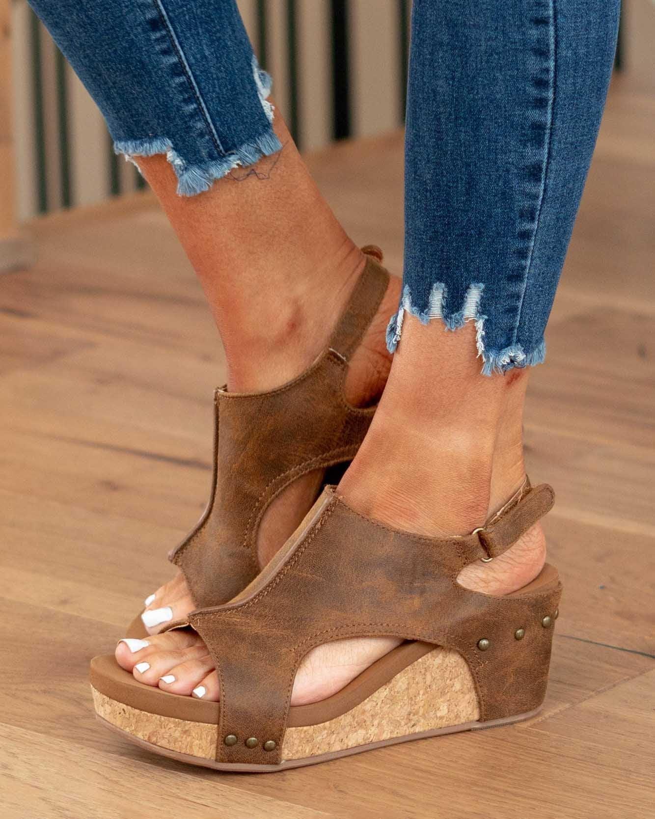 GR | Sandals with a medium heel