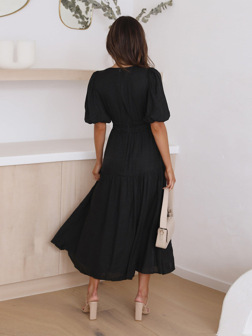GR | Elegant dress with puff sleeves