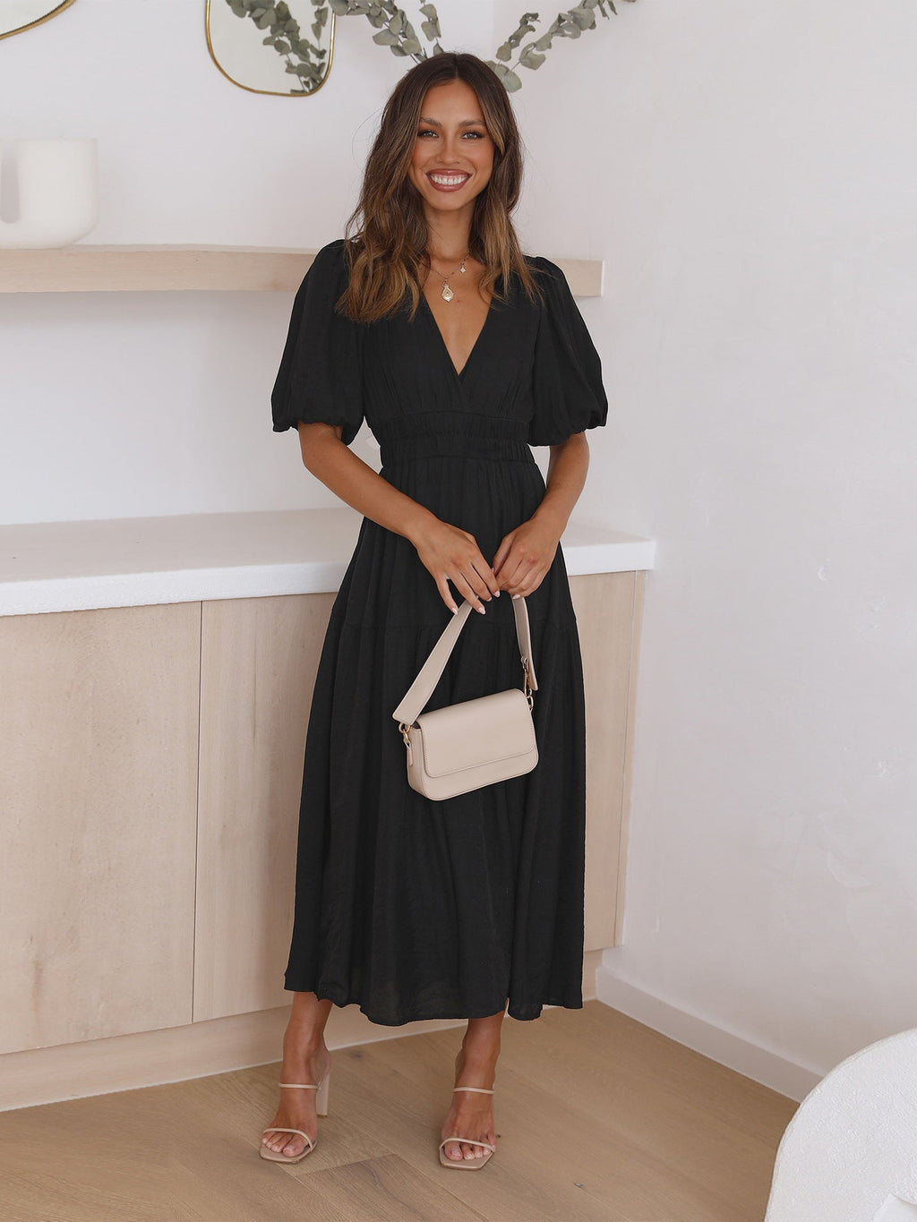 GR | Elegant dress with puff sleeves