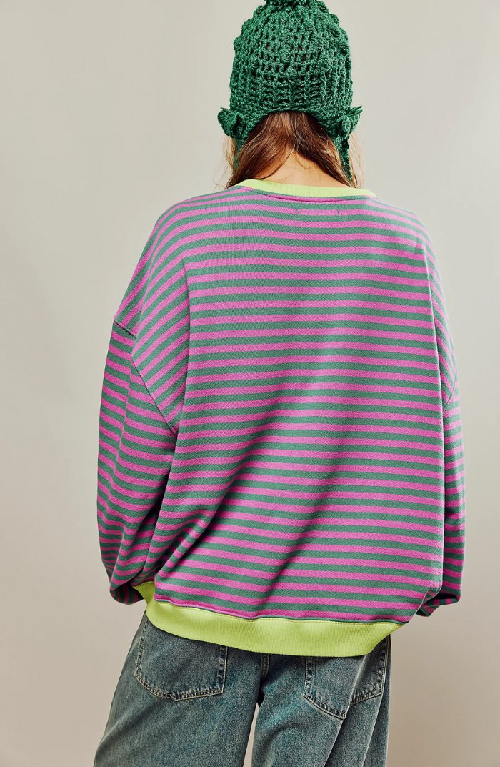 GR | Gestreifter Übergrößenpullover