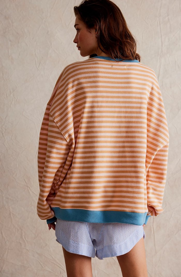 GR | Gestreifter Übergrößenpullover
