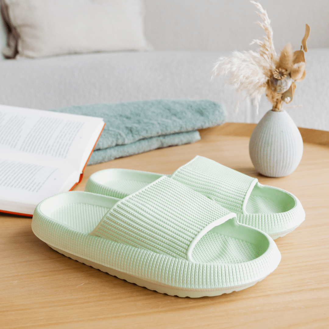 GR | Soft, comfortable beach slippers