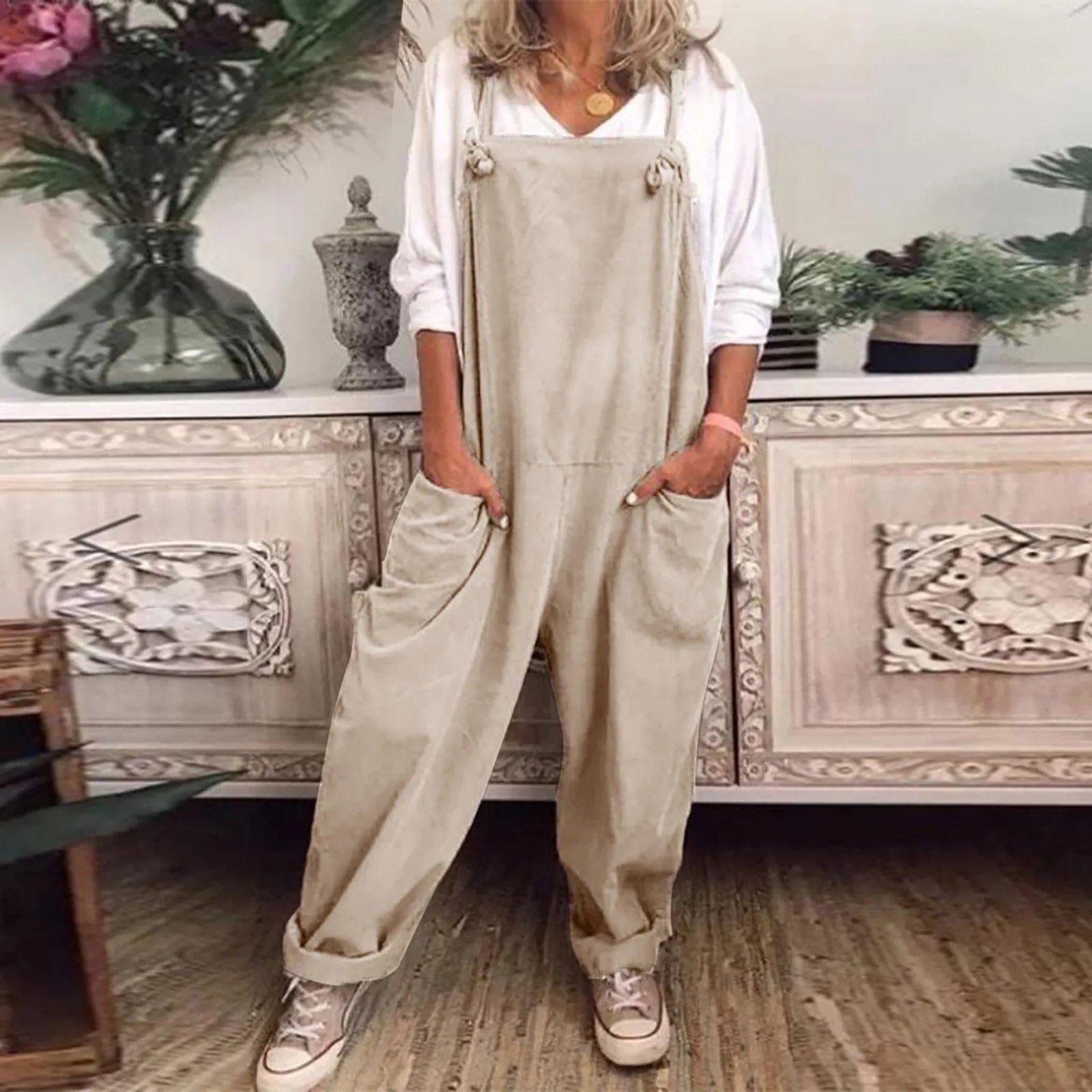 Jumpsuit made of loosely bound polyester and elastane