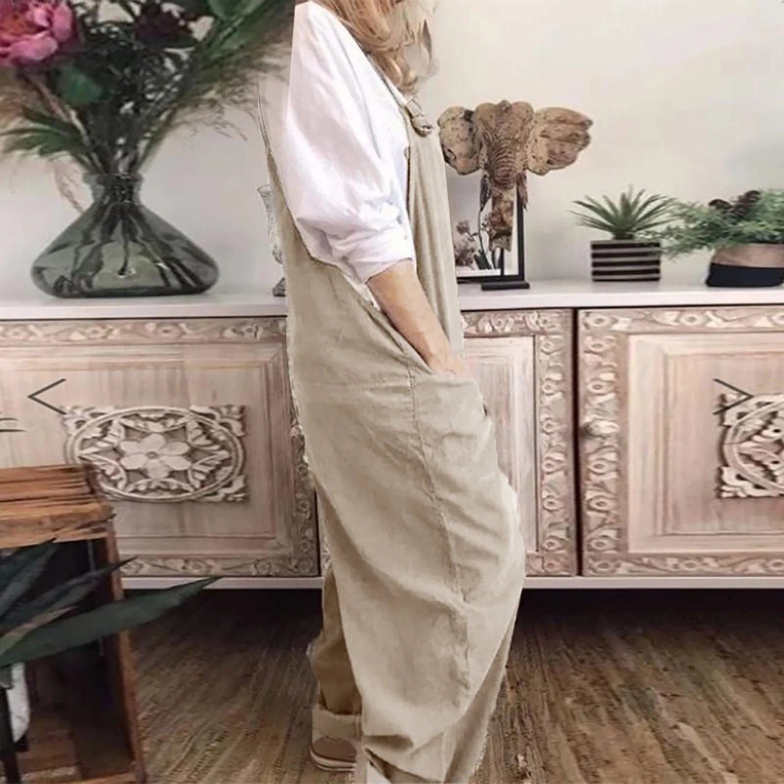 Jumpsuit made of loosely bound polyester and elastane