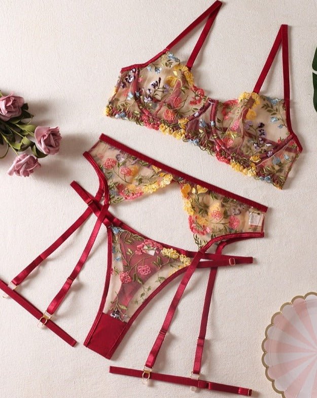 GR | 3-piece French lingerie set for sensual elegance