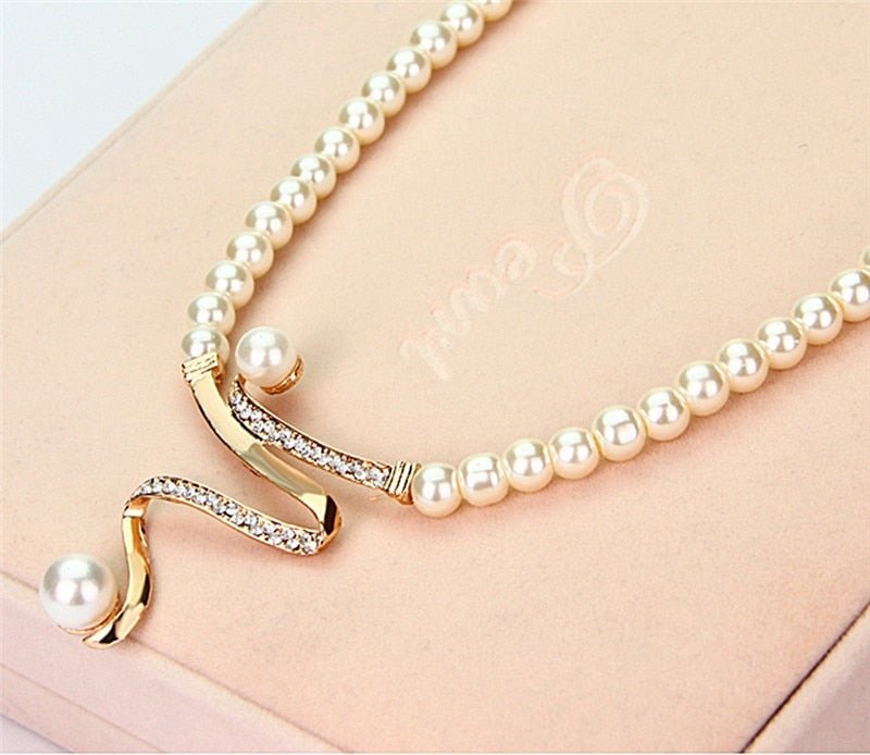 GR | Perlenkette + Ohrringe Set