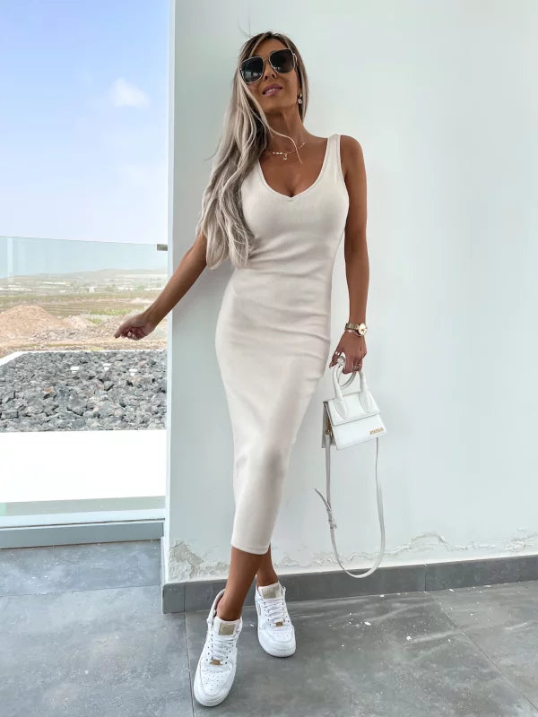 GR | Stylish off-shoulder crop top and midi skirt set