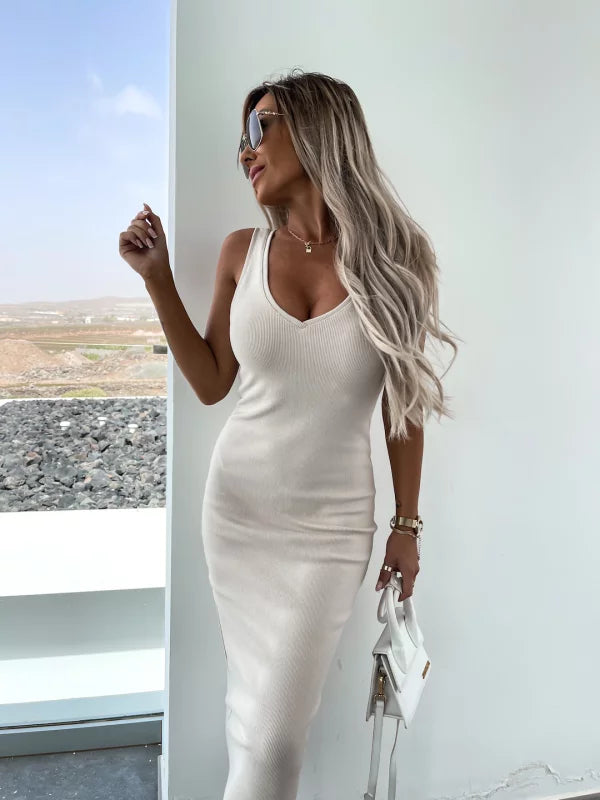 GR | Stylish off-shoulder crop top and midi skirt set
