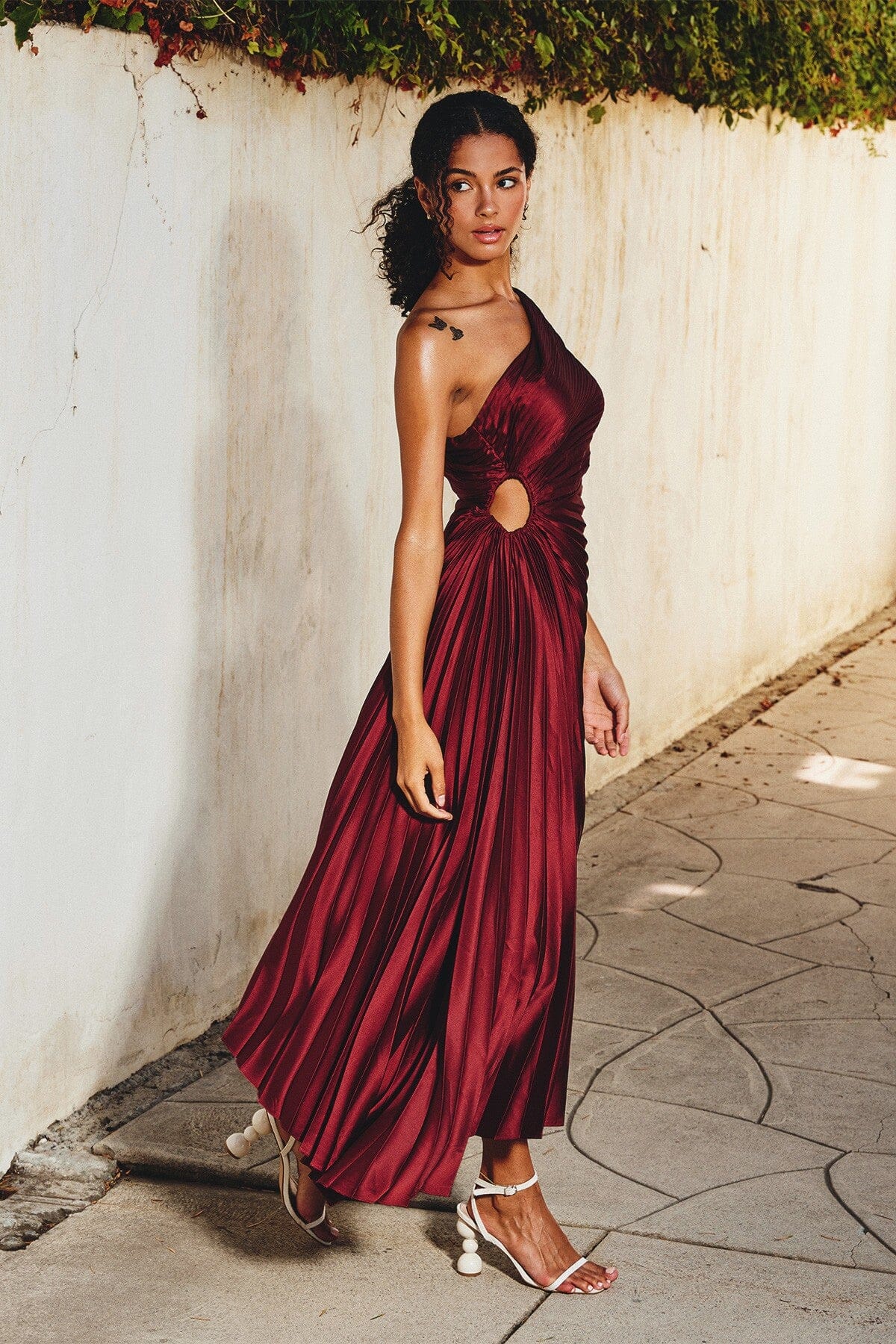 GR | One Shoulder Plissee Midi Kleid