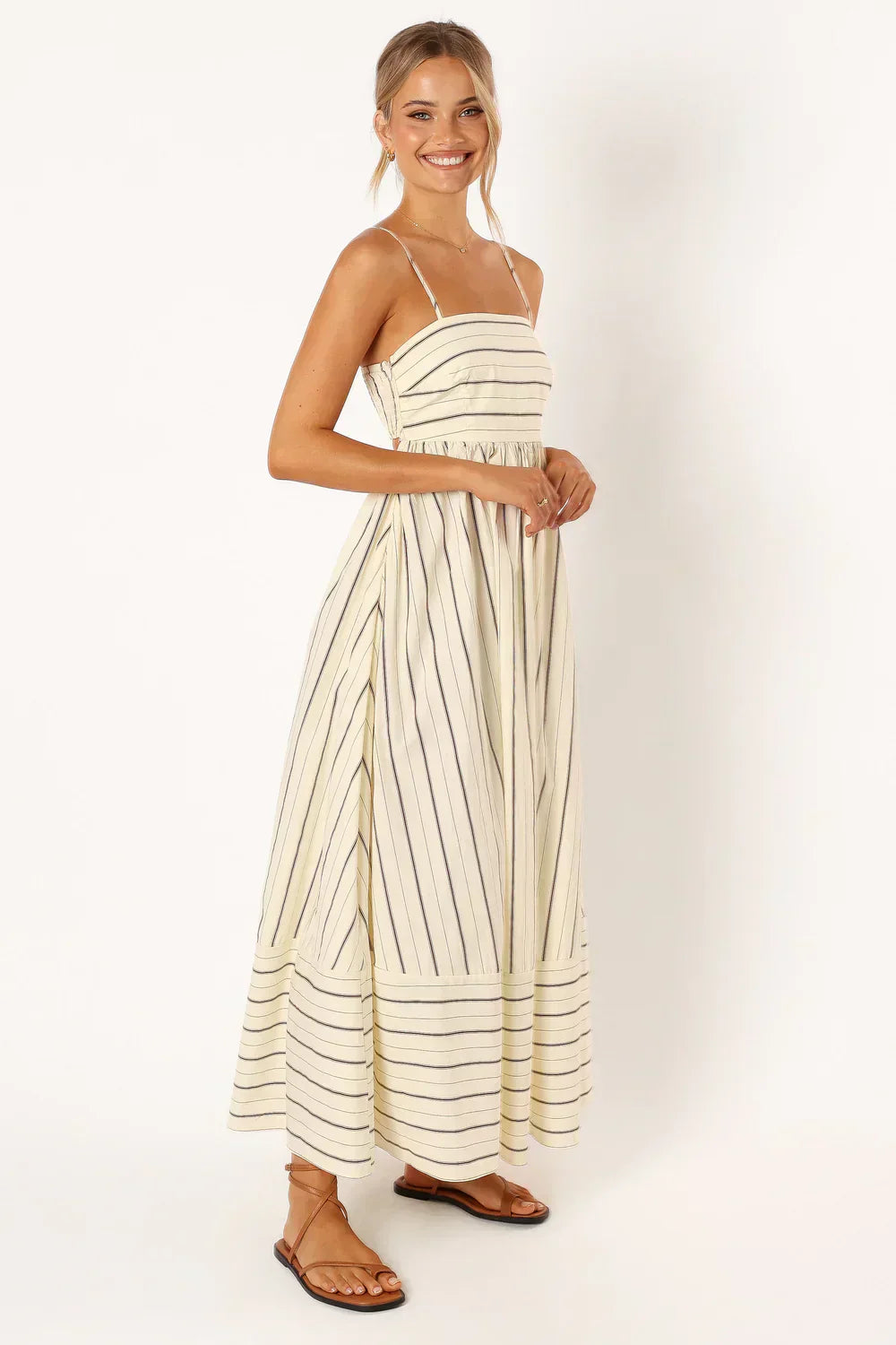 GR | Summer dress with open shoulders