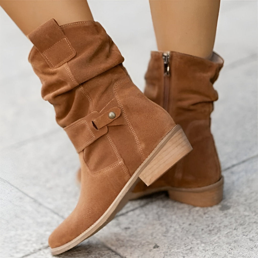 GR | Casual suede boots with a pointed toe