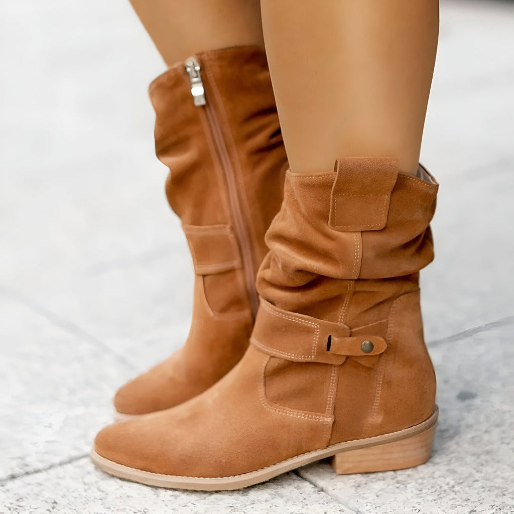 GR | Casual suede boots with a pointed toe