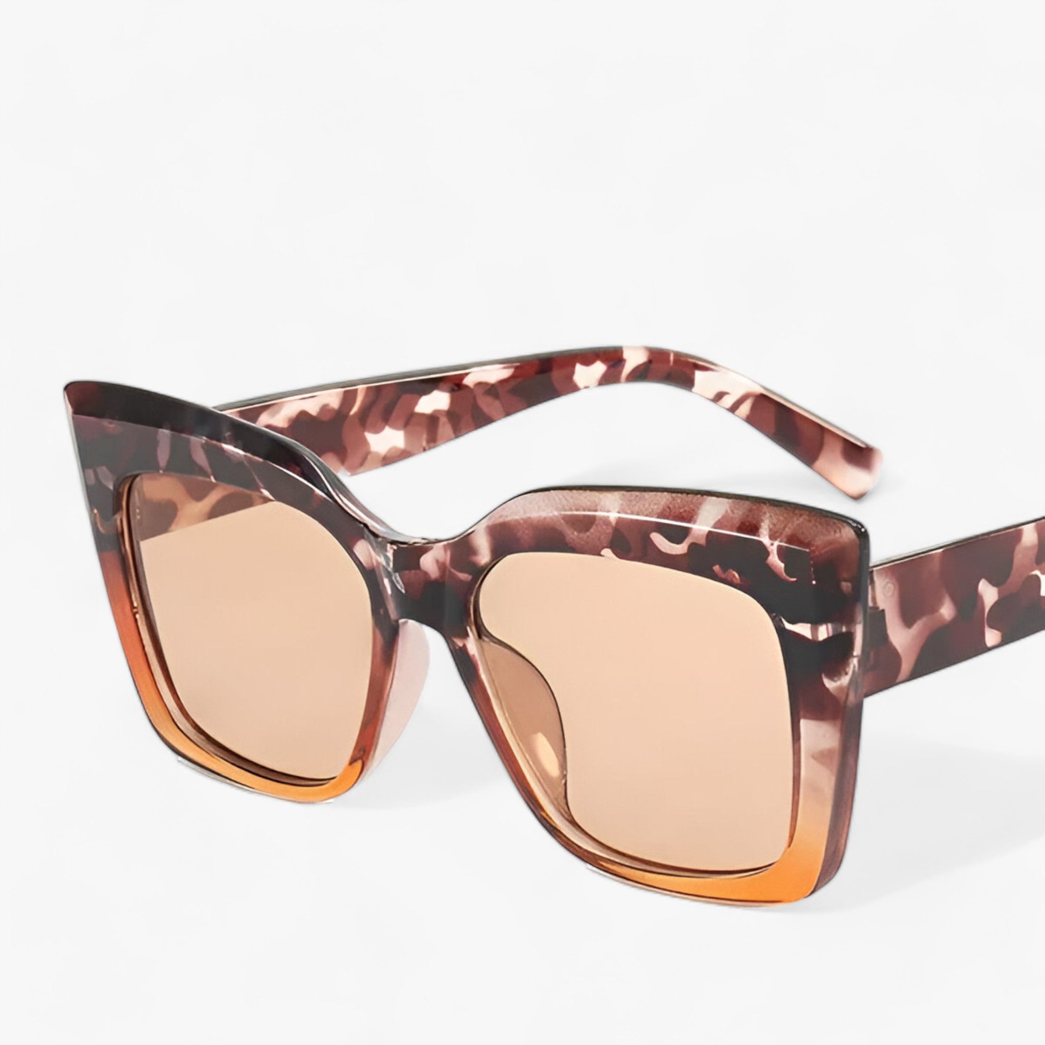 Designer sunglasses - Highlight your style with a luxurious, oversized cat-eye design