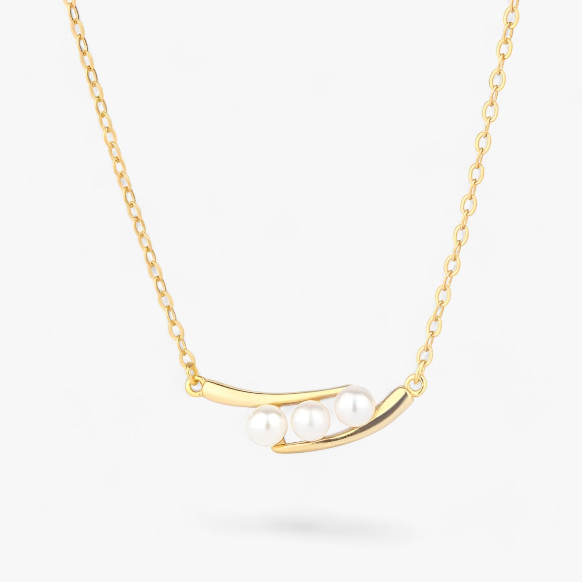 Elegance: Silver pearl pendant