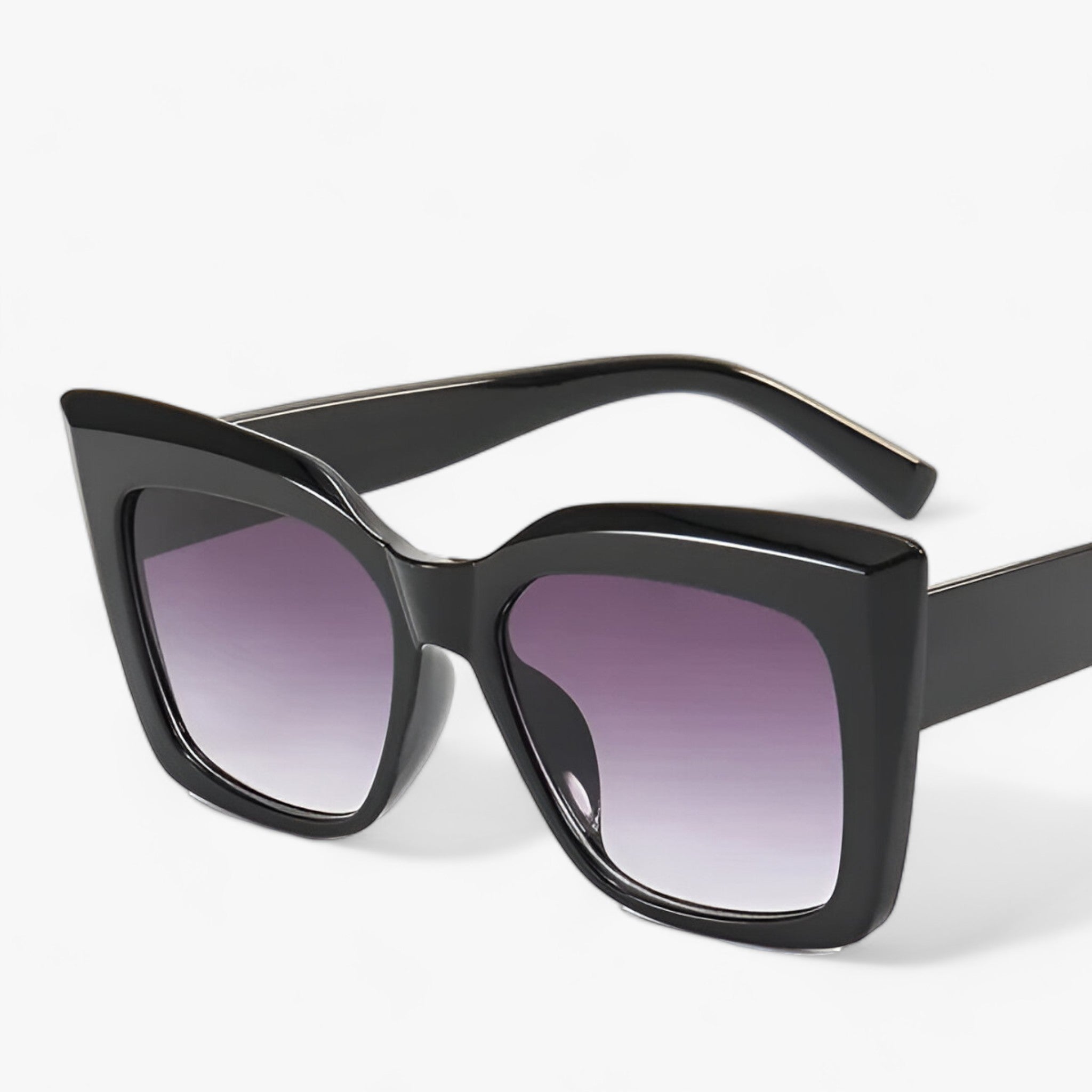 Designer sunglasses - Highlight your style with a luxurious, oversized cat-eye design