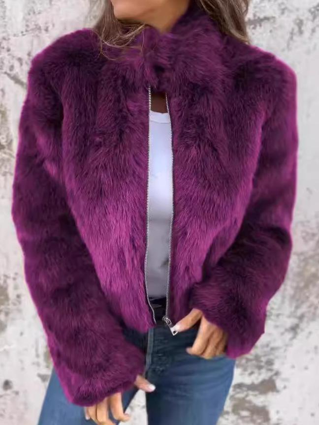 GR | Elegant fur coat with zipper closure
