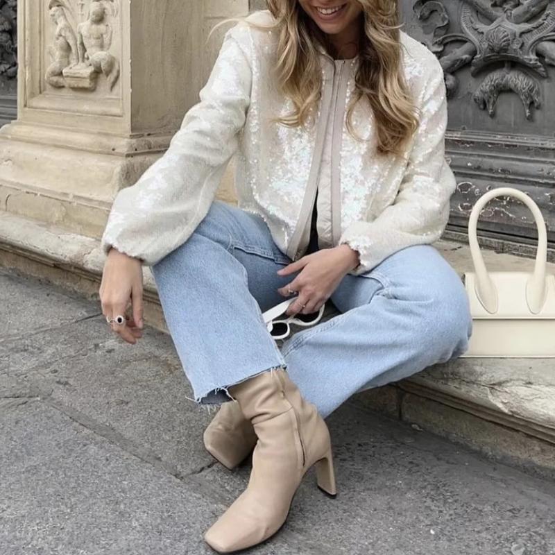 Shiny bomber coat, Main Street