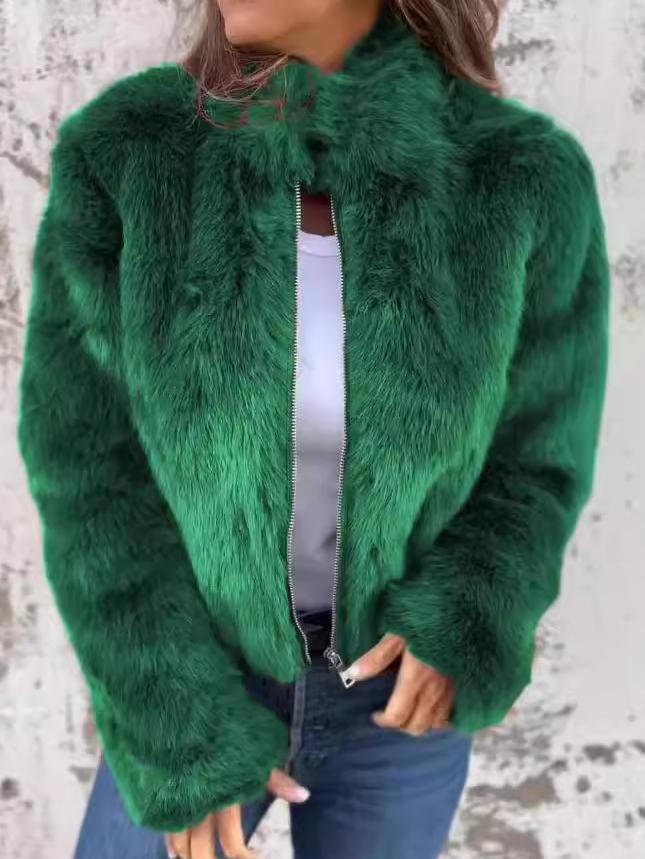 GR | Elegant fur coat with zipper closure