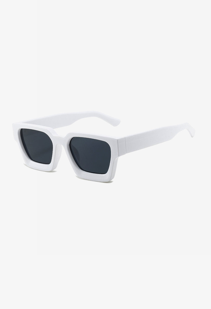 GR | Summer 2024 Chic: Stylish sunglasses with 100% UV protection