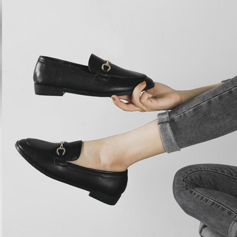 GR | Elegant designer slippers