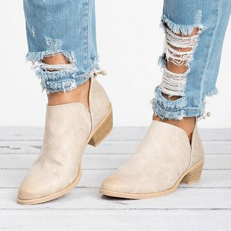 GR | Fashionable ankle boots