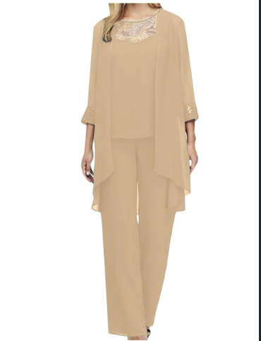GR - The chic and comfortable three-piece ensemble