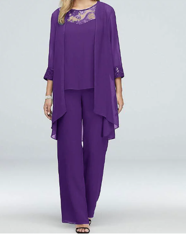 GR - The chic and comfortable three-piece ensemble