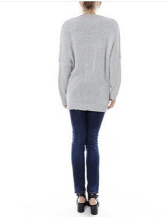 GR | Cross Sweatshirt with V-neck