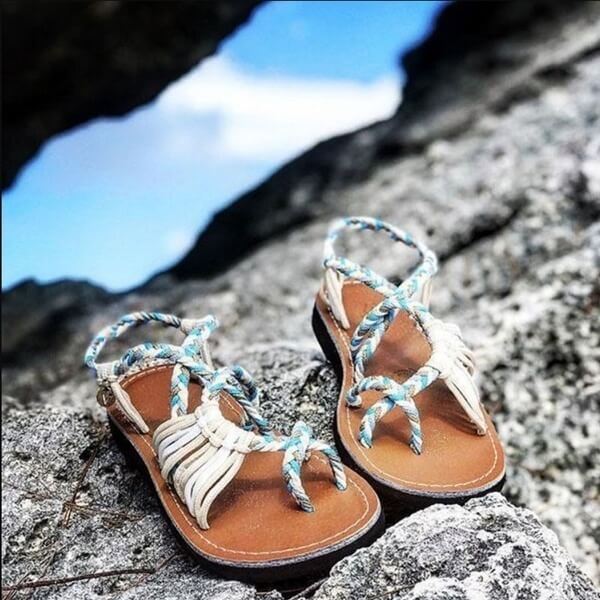 GR | Stylish sandals with woven straps