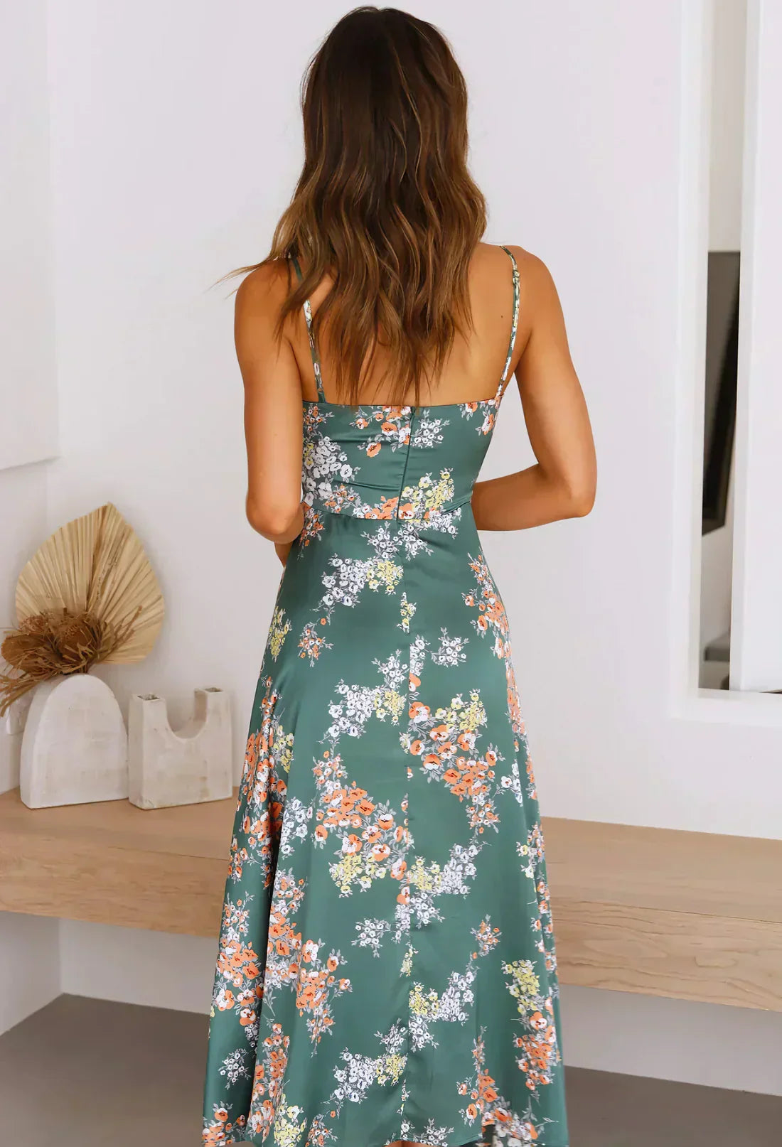 GR | Cocktail dress with a glamorous look