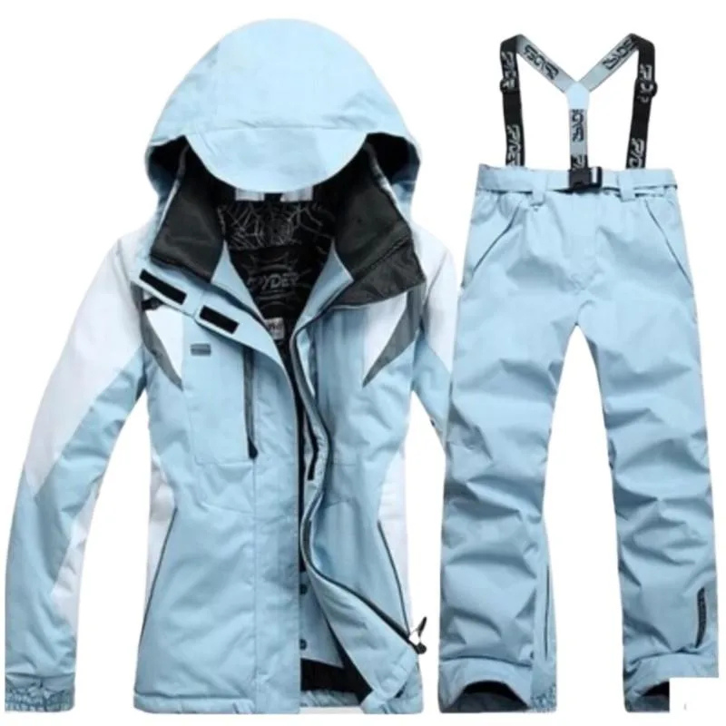 GR | Windproof 2-piece ski suit with hood, warm jacket and matching pants