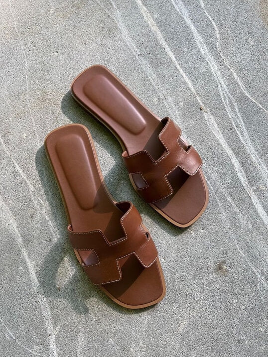 GR | Open sandal design