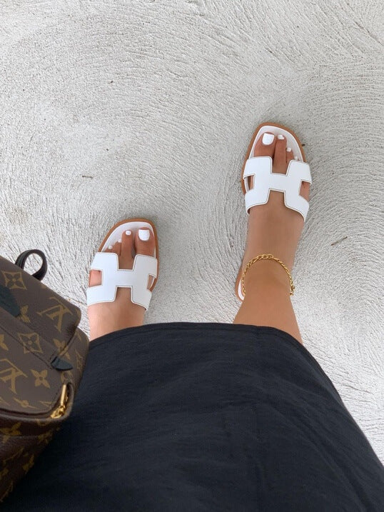 GR | Open sandal design