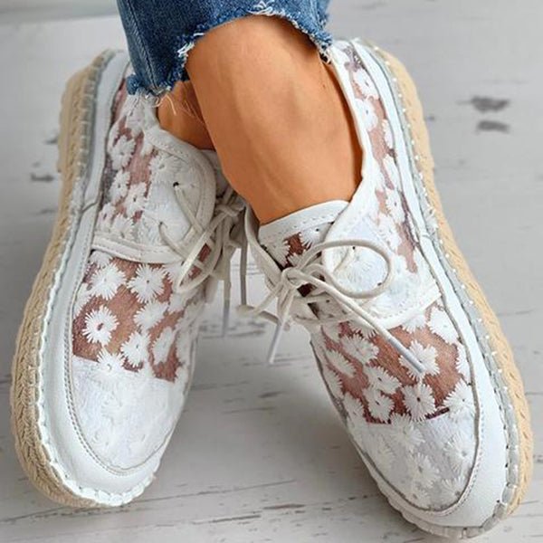 GR | Breathable lace sneakers with floral embroidery for women