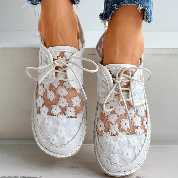 GR | Breathable lace sneakers with floral embroidery for women
