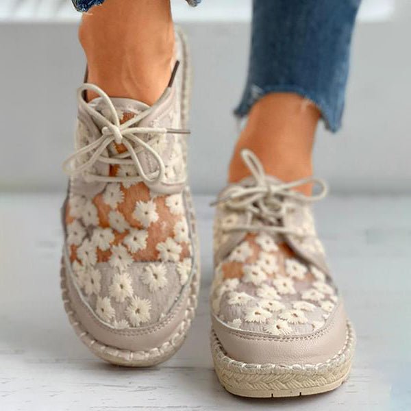 GR | Breathable lace sneakers with floral embroidery for women