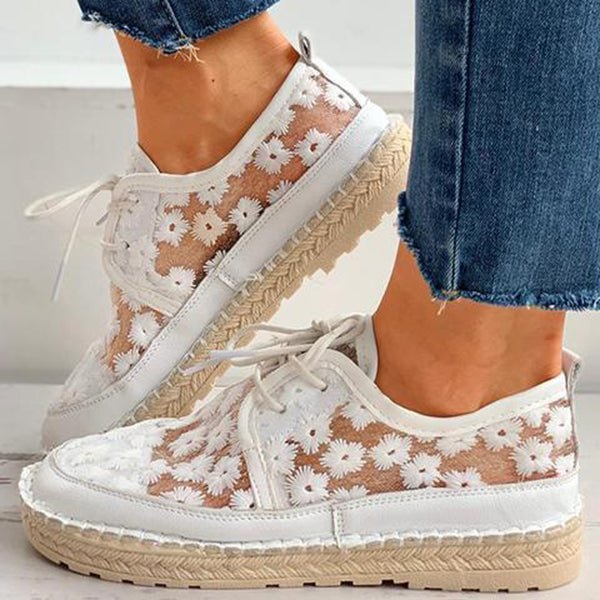 GR | Breathable lace sneakers with floral embroidery for women
