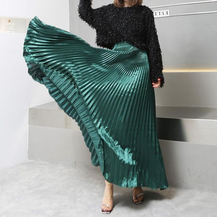 Long pleated skirt
