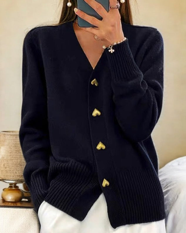 GR | Elegante Strickjacke Mit Herzknöpfen