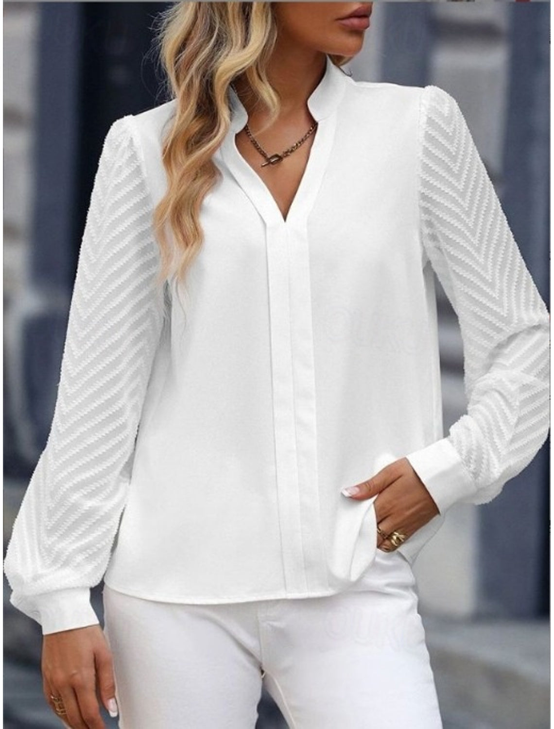 GR | Stylish summer top with V-neck