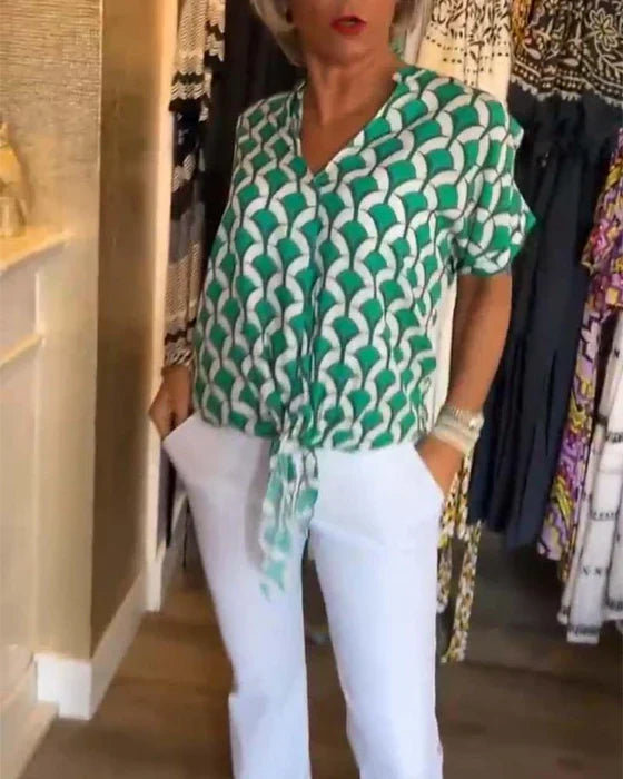 Stella | Casual printed top with V-neck