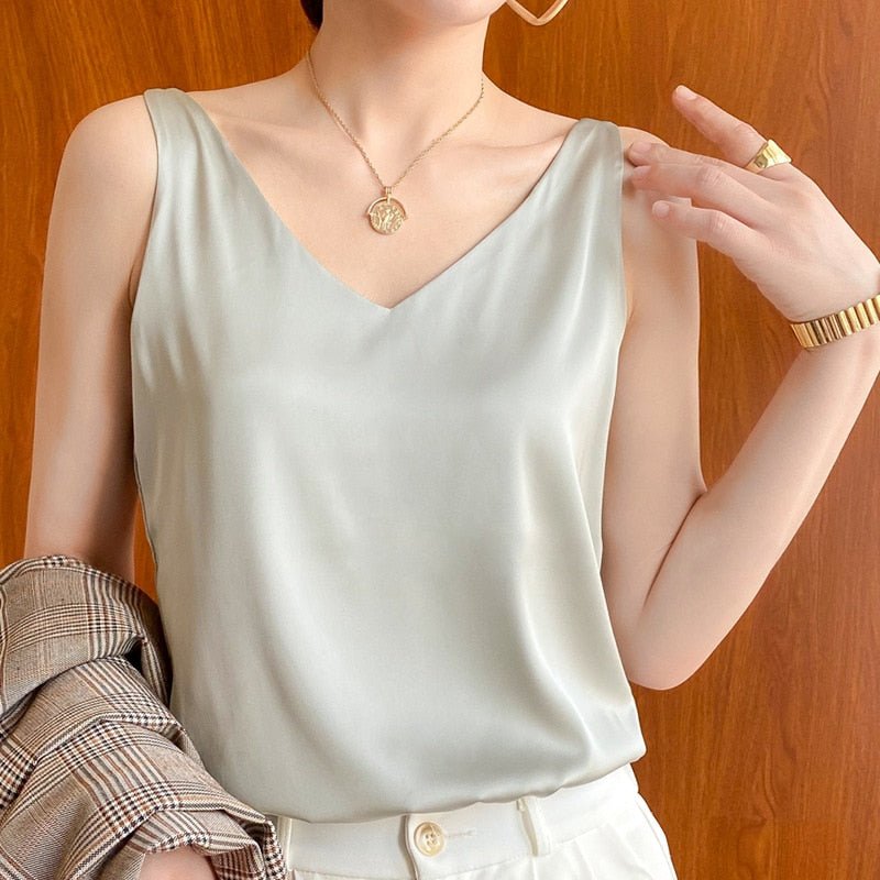 GR | Women's tank top made of soft silk